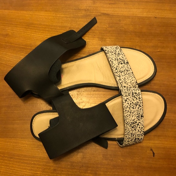 JustFab Shoes - fabfitfun black and white patterned sandals!! JustFab Shoes - fabfitfun black and white patterned sandals!!